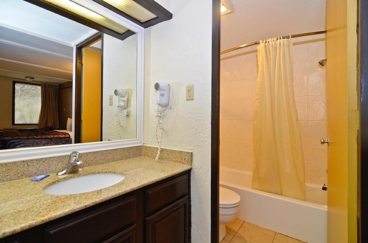 Express (adults Only) Hotel